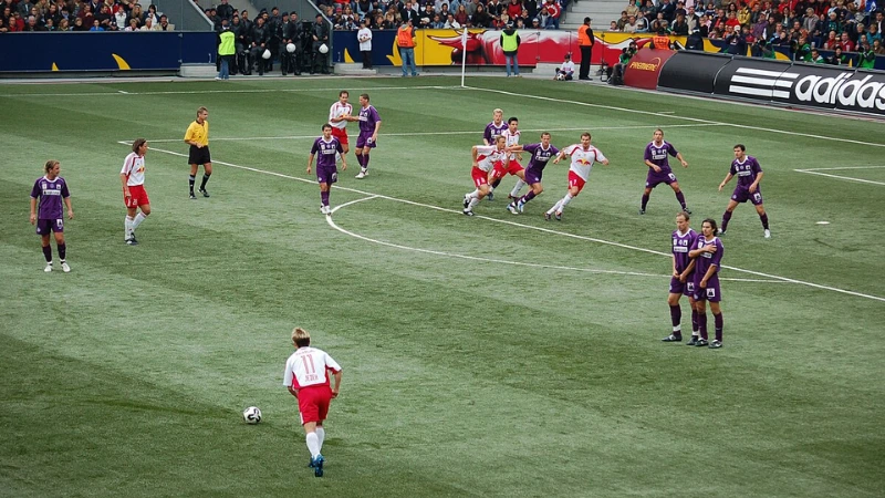 Tìm hiểu đá phạt trực tiếp là gì?